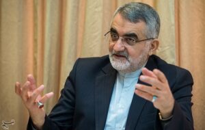 بروجردی: زیر بار تعطیلی غنیسازی و محدودیت موشکی نمیرویم بروجردی: زیر بار تعطیلی غنیسازی و محدودیت موشکی نمیرویم