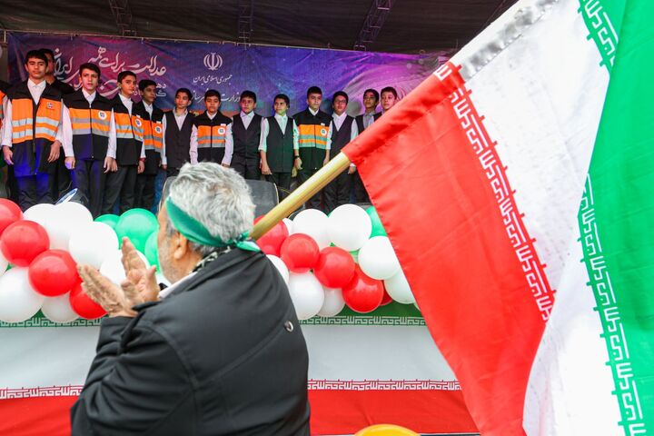 برپایی غرفه وزارت راه و شهرسازی و سازمان و شرکتهای تابعه در مسیر راهپیمایی ۲۲ بهمن برپایی غرفه وزارت راه و شهرسازی و دستگاههای تابعه در مسیر راهپیمایی ۲۲ بهمن