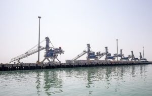 بنادر ایران در سرعت تخلیه کالاهای اساسی رکورد زدند بنادر ایران در سرعت تخلیه کالاهای اساسی رکورد زدند