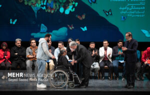 «تئاتر فجر ۴۴» به ایستگاه پایانی رسید؛ برگزیدگان جشنواره معرفی شدند «تئاتر فجر ۴۴» به ایستگاه پایانی رسید؛ برگزیدگان جشنواره معرفی شدند