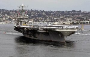 تحرکات مشکوک ناو آبراهام لینکلن در نزدیکی ایران/ ماجرا چیست؟ تحرکات مشکوک ناو آبراهام لینکلن در نزدیکی ایران/ ماجرا چیست؟