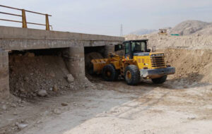 تنقیه کامل پل ۴ دهانه باقی آباد(هرمزگان) اجرا شد تنقیه کامل پل ۴ دهانه باقی آباد(هرمزگان) اجرا شد