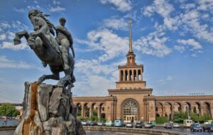 تور هوایی ایروان چند ؟ (جدول) تور هوایی ایروان چند ؟ (جدول)