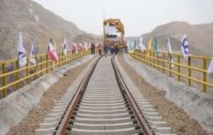 ثبت رکوردهای تازه در توسعه شبکه ریلی/ بهرهبرداری از ۳۲۵ کیلومتر خط آهن جدید تا پایان سال ثبت رکوردهای تازه در توسعه شبکه ریلی/ بهرهبرداری از ۳۲۵ کیلومتر خط آهن جدید تا پایان سال