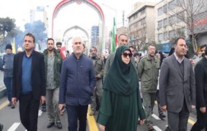 حضور رئیس سازمان حفاظت محیط زیست در راهپیمایی ۲۲ بهمن حضور رئیس سازمان حفاظت محیط زیست در راهپیمایی ۲۲ بهمن