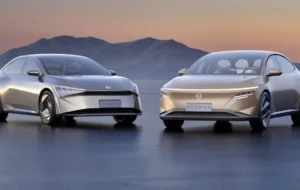 دو نسخه برای صنعت خودرو؛ رقابتگریزی ایرانی یا رقابتپذیری ژاپنی دو نسخه برای صنعت خودرو؛ رقابتگریزی ایرانی یا رقابتپذیری ژاپنی