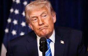 دیپلماسی به سبک ترامپ/ ترامپ با انتشار عکسی از بروسلی به پیشواز مذاکرات رفت دیپلماسی به سبک ترامپ/ ترامپ با انتشار عکسی از بروسلی به پیشواز مذاکرات رفت