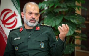 سردار وحیدی: ملت ایران هرگز از ناو و جنگنده نمیترسد سردار وحیدی: ملت ایران هرگز از ناو و جنگنده نمیترسد