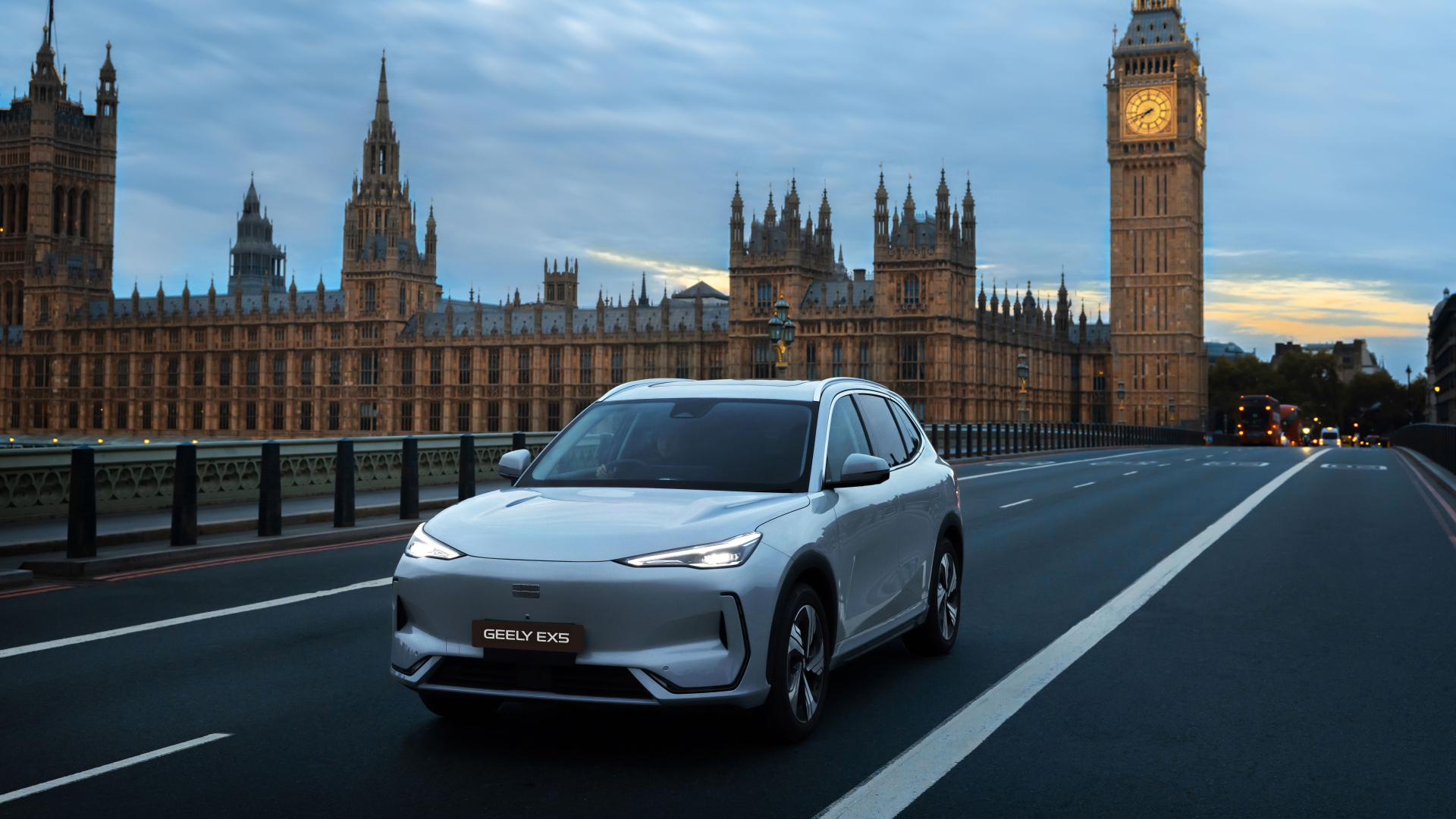 صادرات اجباری چین برای تسخیر بازار خودرو Geely Debuts EX5 in the UK, Driving Its Expansion into Europe's Rapidly-Growing EV Segment
