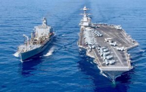 عجیب ولی واقعی / فرمانده ناو آمریکایی برکنار شد عجیب ولی واقعی / فرمانده ناو آمریکایی برکنار شد