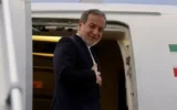 عراقچی راهی قطر شد عراقچی راهی قطر شد