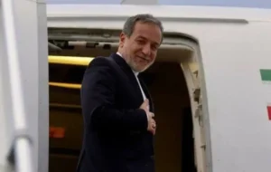 عراقچی راهی قطر شد عراقچی راهی قطر شد