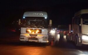 عملیات سریع راهداران خانمیرزا مانع از فاجعه در ورودی تونل الغدیر شد عملیات سریع راهداران خانمیرزا مانع از فاجعه در ورودی تونل الغدیر شد