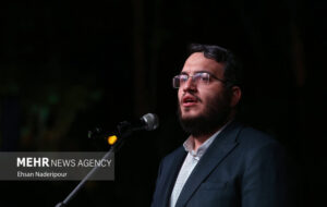 «فراتهران» از اهداف حوزه هنری است؛ تئاتر را دنبال میکنم «فراتهران» از اهداف حوزه هنری است؛ تئاتر را دنبال میکنم