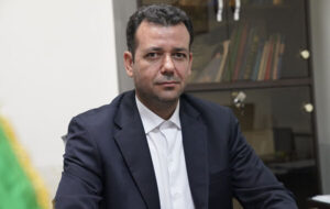 قرعهکشی واگذاری زمین به ۱۰۸۰ خانواده کاشانی/تخصیص ۵۴۰ قطعه زمین همزمان با دهه مبارک فجر قرعهکشی واگذاری زمین به ۱۰۸۰ خانواده کاشانی/تخصیص ۵۴۰ قطعه زمین همزمان با دهه مبارک فجر