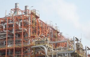 قیمت خوراک پتروشیمیها و سوخت صنایع بورسی منتشر شد قیمت خوراک پتروشیمیها و سوخت صنایع بورسی منتشر شد