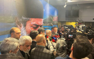 ما و هنرمندان قهر نیستیم؛ همیشه پذیرای انتقادها و نظراتشان هستیم ما و هنرمندان قهر نیستیم؛ همیشه پذیرای انتقادها و نظراتشان هستیم