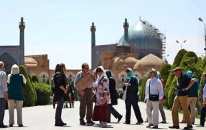 ممنوعیت ۱۵ روزه شامل گردشگران ورودی از مرزهای هوایی نمیشود ممنوعیت ۱۵ روزه شامل گردشگران ورودی از مرزهای هوایی نمیشود