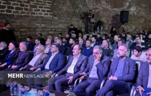 هجدهمین جشنواره ملی هنرهای تجسمی فجر در خوزستان آغاز به کار کرد هجدهمین جشنواره ملی هنرهای تجسمی فجر در خوزستان آغاز به کار کرد