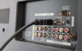 هشدار: کابلهای HDMI قدیمی، تلویزیون هوشمند جدید شما را نابود میکنند هشدار: کابلهای HDMI قدیمی، تلویزیون هوشمند جدید شما را نابود میکنند