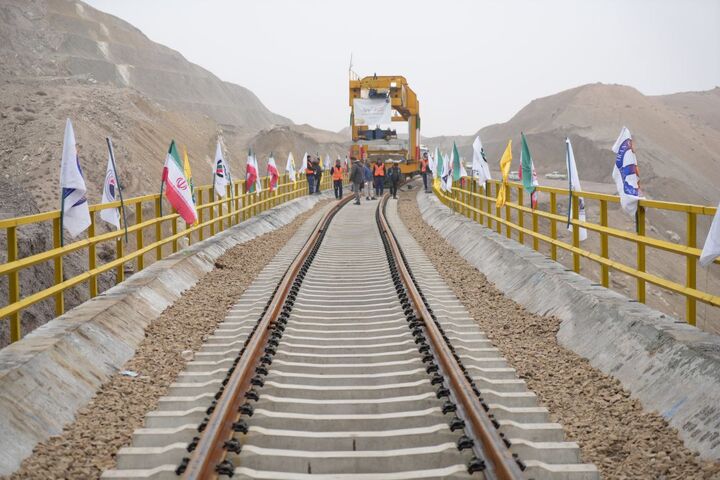 وضعیت جوی جادهها | پیشبینی تغییرات جوی در جادههای کشور در روز دوشنبه ۲۷ بهمنماه ۱۴۰۴ ثبت رکوردهای تازه در توسعه شبکه ریلی/ بهرهبرداری از ۳۲۵ کیلومتر خط آهن جدید تا پایان سال