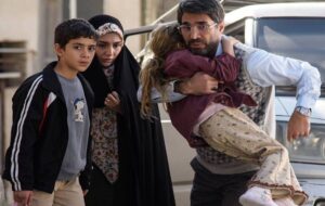 وقتی دوربین به «حاشیه» میرود؛ بچههایی که از زندگی سخت فراری هستند وقتی دوربین به «حاشیه» میرود؛ بچههایی که از زندگی سخت فراری هستند