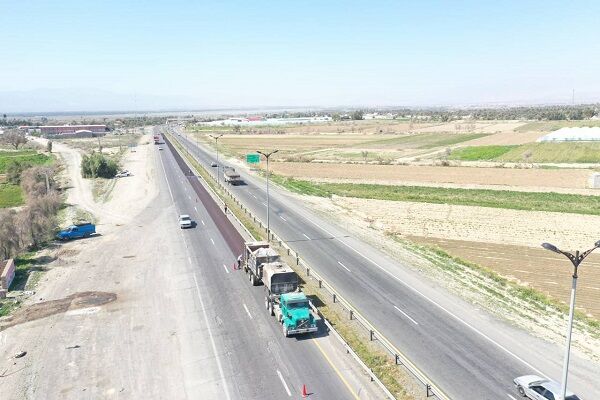 ویدئو| آغاز عملیات پروژه روکش حفاظتی اسلاری سیل در محور جیرفت-عنبرآباد در جنوب کرمان روکش