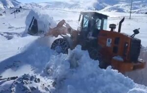 ویدئو | اجرای عملیات برفروبی و بازگشایی محورهای روستایی زیدر – خیرآباد – سرداب توسط راهداران شهرستان شیروان استان خراسان شمالی ویدئو | اجرای عملیات برفروبی و بازگشایی محورهای روستایی زیدر – خیرآباد – سرداب توسط راهداران شهرستان شیروان استان خراسان شمالی