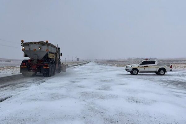 ویدئو | عملیات برفروبی محورهای مواصلاتی به همت راهداران استان مرکزی در شبانهروز گذشته برف اراک