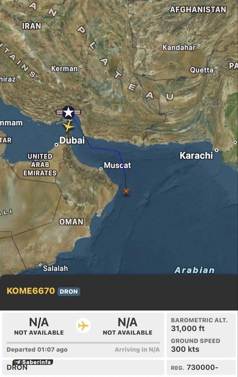 پرواز پهپاد ایرانی به سمت ناو هواپیمابر لینکلن + عکس پرواز پهپاد ایرانی به سمت ناو هواپیمابر لینکلن + عکس
