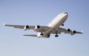 چرا هواپیماها در ارتفاع ۳۵ هزار پا پرواز میکنند؟ چرا هواپیماها در ارتفاع ۳۵ هزار پا پرواز میکنند؟