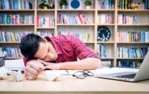 چرت نیمروزی برای سلامت مغز مفید است؟ چرت نیمروزی برای سلامت مغز مفید است؟