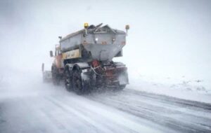 ۱۰ هزار کیلومتر باند از راههای استان مرکزی برفروبی شد ۱۰ هزار کیلومتر باند از راههای استان مرکزی برفروبی شد