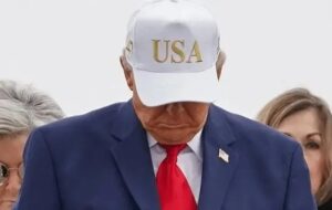 ترامپ نام تنگه هرمز را تغییر داد ترامپ نام تنگه هرمز را تغییر داد