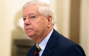 تنش تازه واشنگتن و مادرید / گراهام خواستار خروج پایگاههای آمریکا شد تنش تازه واشنگتن و مادرید / گراهام خواستار خروج پایگاههای آمریکا شد