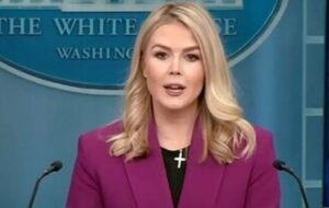 سخنگوی کاخ سفید: ترامپ بدنبال گرفتن هزینه جنگ از کشورهای عربی است سخنگوی کاخ سفید: ترامپ بدنبال گرفتن هزینه جنگ از کشورهای عربی است