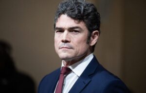 سناریوی پرخطر در خارک/ مقام سابق آمریکایی: این اقدام به ضرر واشنگتن است سناریوی پرخطر در خارک/ مقام سابق آمریکایی: این اقدام به ضرر واشنگتن است