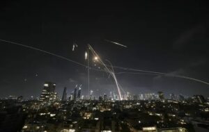 سومین ناو هواپیمابر آمریکا به منطقه اعزام شد سومین ناو هواپیمابر آمریکا به منطقه اعزام شد