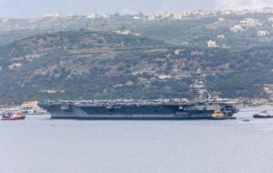 ناو هواپیمابر آمریکا وارد بندر یونان شد/ ماجرا چیست؟ ناو هواپیمابر آمریکا وارد بندر یونان شد/ ماجرا چیست؟