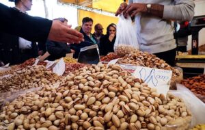 کمبود آجیل شب عید نداریم کمبود آجیل شب عید نداریم