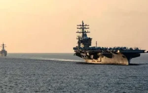 آخرین وضعیت تنگه هرمز به روایت سیانان / تردد کشتیها به کجا رسید؟ آخرین وضعیت تنگه هرمز به روایت سیانان / تردد کشتیها به کجا رسید؟