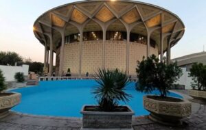 آغاز سال تئاتری ۱۴۰۵ با بیش از ۱۱ اثر؛ نمایشی درباره بردهداری اجرا شد آغاز سال تئاتری ۱۴۰۵ با بیش از ۱۱ اثر؛ نمایشی درباره بردهداری اجرا شد