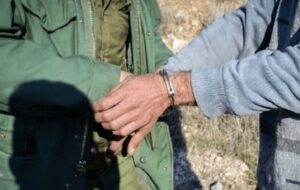 دستگیری شکارچیان در پارک ملی توران؛ متخلفان پیش از شلیک غافلگیر شدند دستگیری شکارچیان در پارک ملی توران؛ متخلفان پیش از شلیک غافلگیر شدند