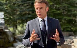 رئیس جمهور فرانسه در موضوع آتش‌بس طرف ایران را گرفت