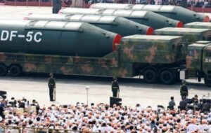 رونمایی از موشک قارهپیمای چین/ رسیدن به هر نقطه جهان ممکن شد رونمایی از موشک قارهپیمای چین/ رسیدن به هر نقطه جهان ممکن شد