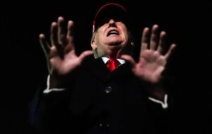 قطعنامه محدود کردن اختیارات جنگی ترامپ برای ششمین بار رایگیری میشود قطعنامه محدود کردن اختیارات جنگی ترامپ برای ششمین بار رایگیری میشود