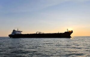 ورود اولین کشتی ایرانی بعد از اولتیماتوم ترامپ به آبهای آزاد+ عکس ورود اولین کشتی ایرانی بعد از اولتیماتوم ترامپ به آبهای آزاد+ عکس