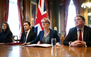 پایان نشست لندن با محوریت تنگه هرمز/ نتیجه این جلسه چه بود؟ پایان نشست لندن با محوریت تنگه هرمز/ نتیجه این جلسه چه بود؟