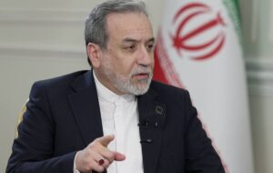 گفتوگوی تلفنی عراقچی با وزرای خارجه ترکیه و مصر گفتوگوی تلفنی عراقچی با وزرای خارجه ترکیه و مصر