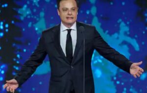 اهدای «اسکار» سینمای ایتالیا با حمایت از فلسطین آزاد همراه شد اهدای «اسکار» سینمای ایتالیا با حمایت از فلسطین آزاد همراه شد